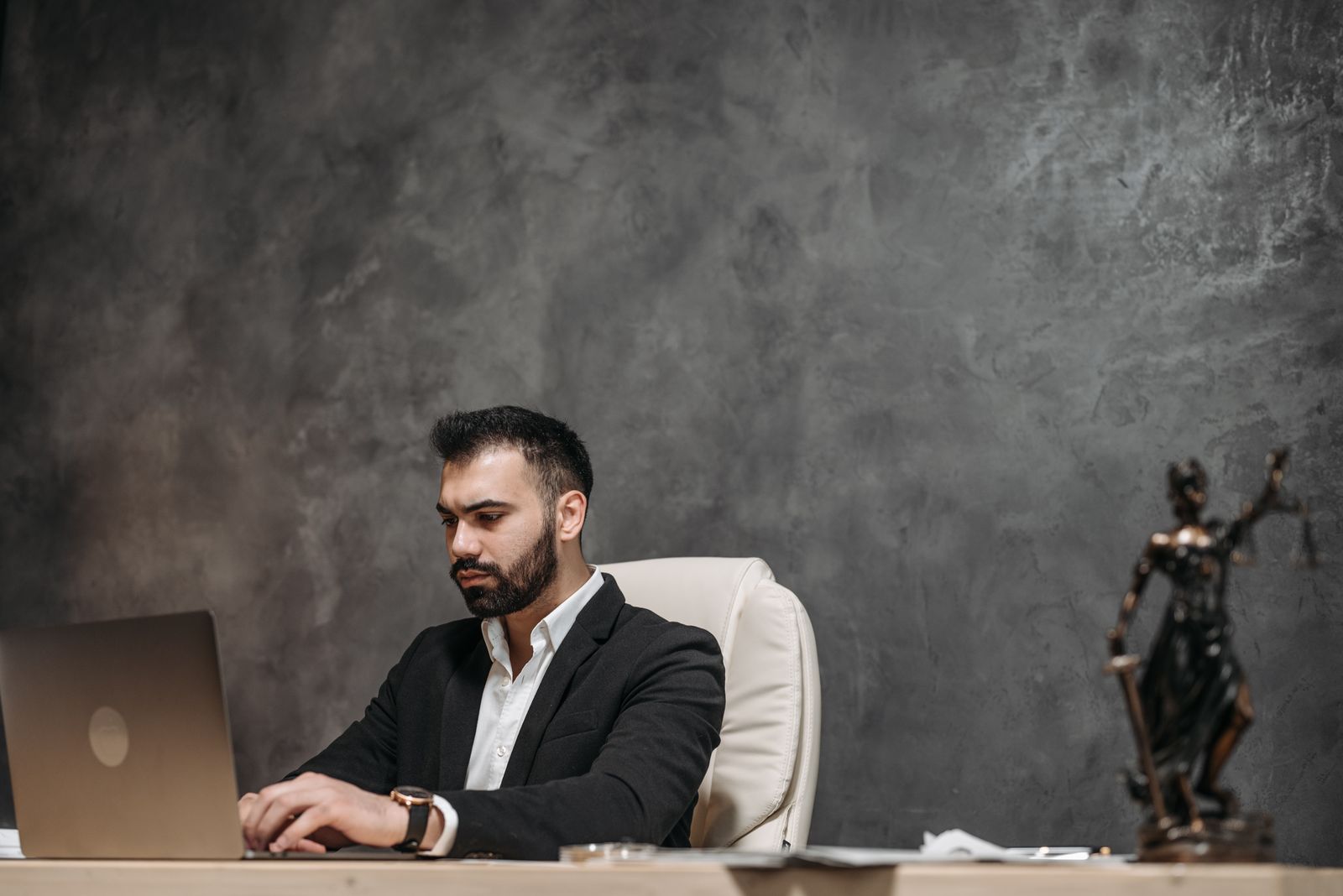 CRM jurídico: o que é, para que serve e como escolher um para o escritório